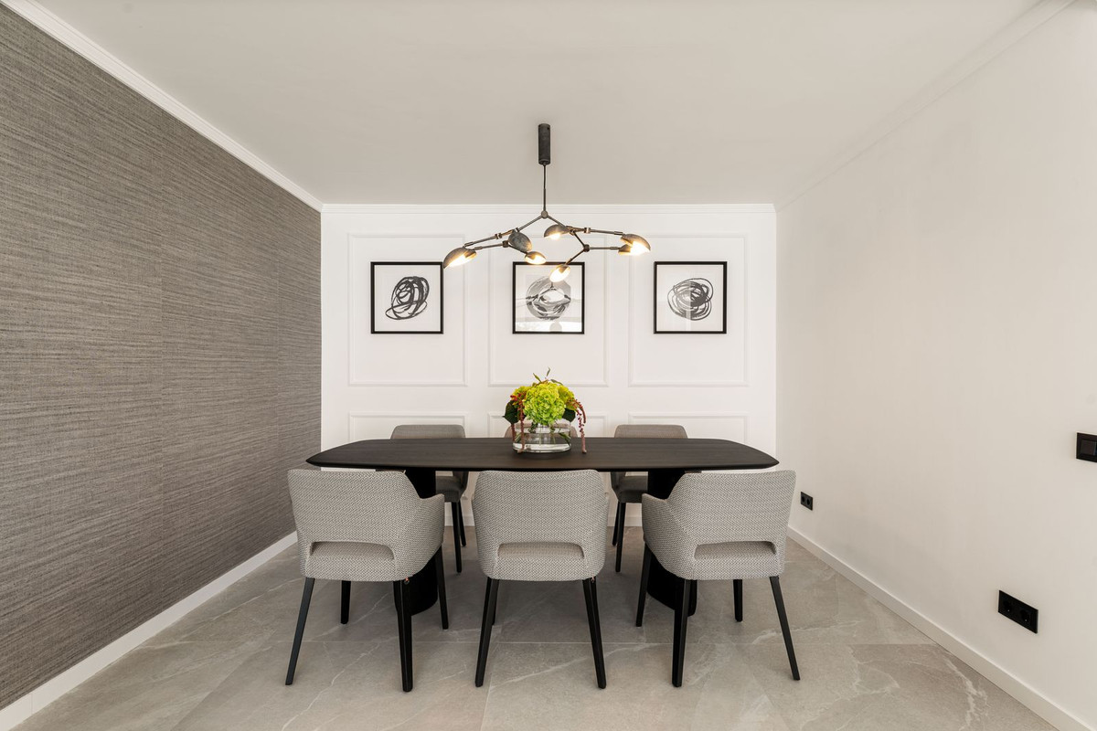 3 Bed, 3 Bath, ApartmentFor Sale, Benahavis, Malaga