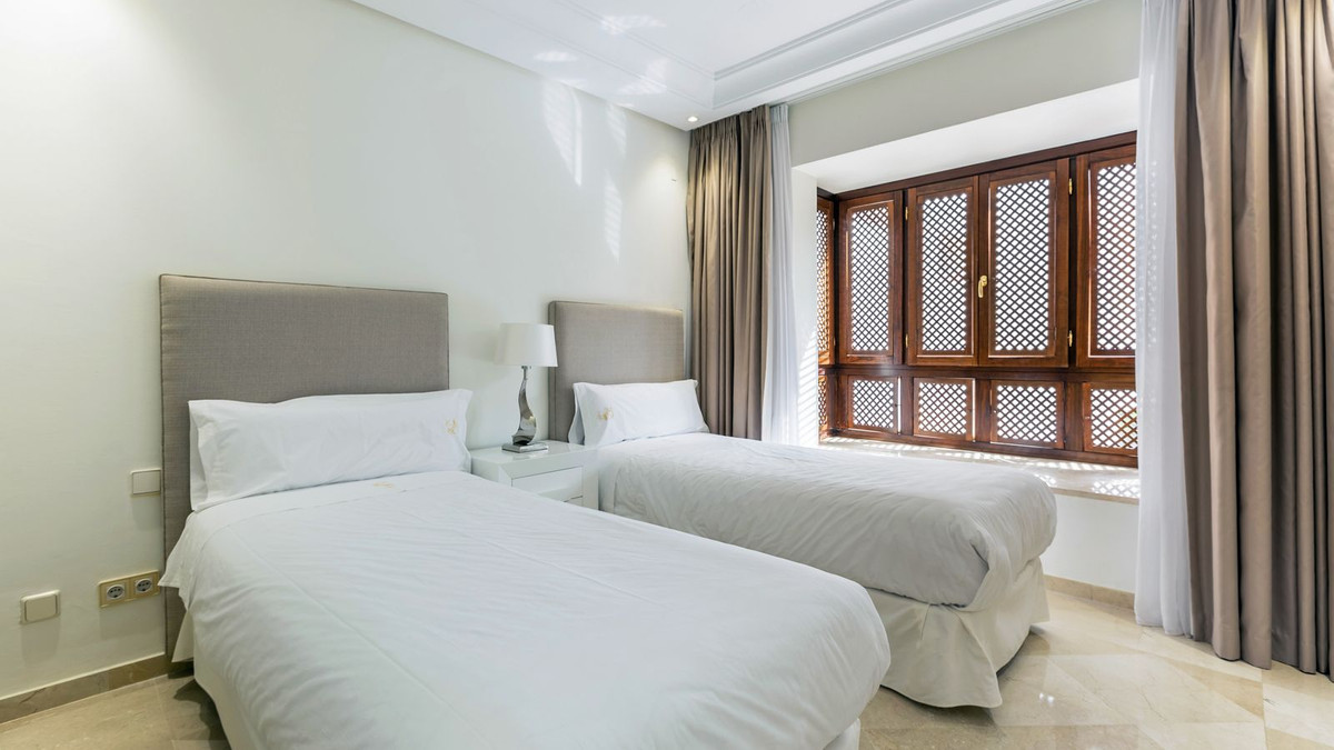 3 Bed, 3 Bath, ApartmentFor Sale, Puerto Banus, Malaga