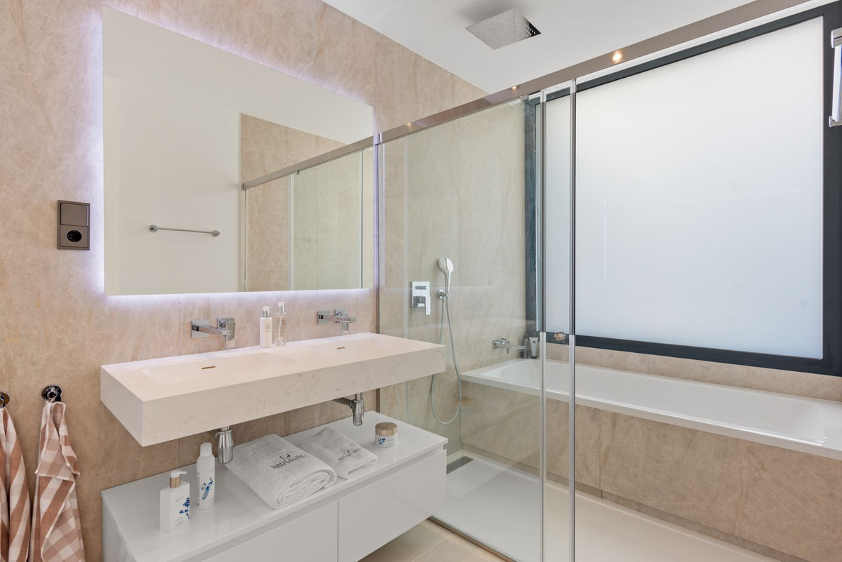 5 Bed, 4 Bath, HouseFor Sale, Puerto Banus, Malaga