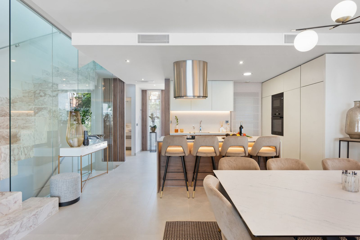 5 Bed, 4 Bath, HouseFor Sale, Puerto Banus, Malaga