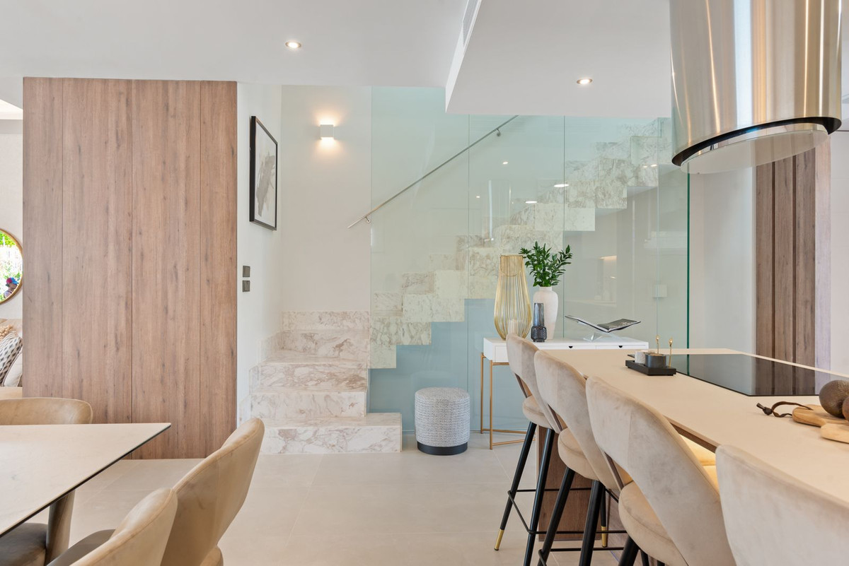 5 Bed, 4 Bath, HouseFor Sale, Puerto Banus, Malaga