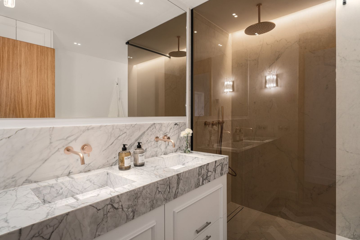 3 Bed, 2 Bath, ApartmentFor Sale, Golden Mile, Malaga