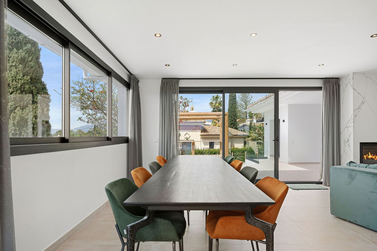 4 Bed, 3 Bath, HouseFor Sale, Elviria, Malaga