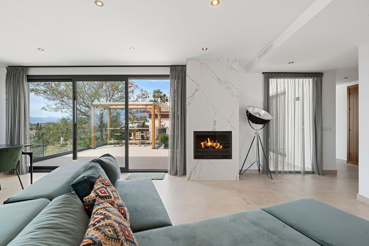 4 Bed, 3 Bath, HouseFor Sale, Elviria, Malaga