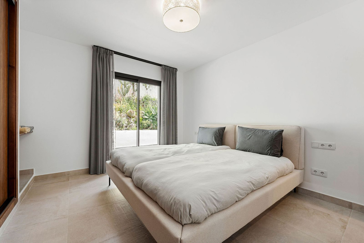 4 Bed, 3 Bath, HouseFor Sale, Elviria, Malaga