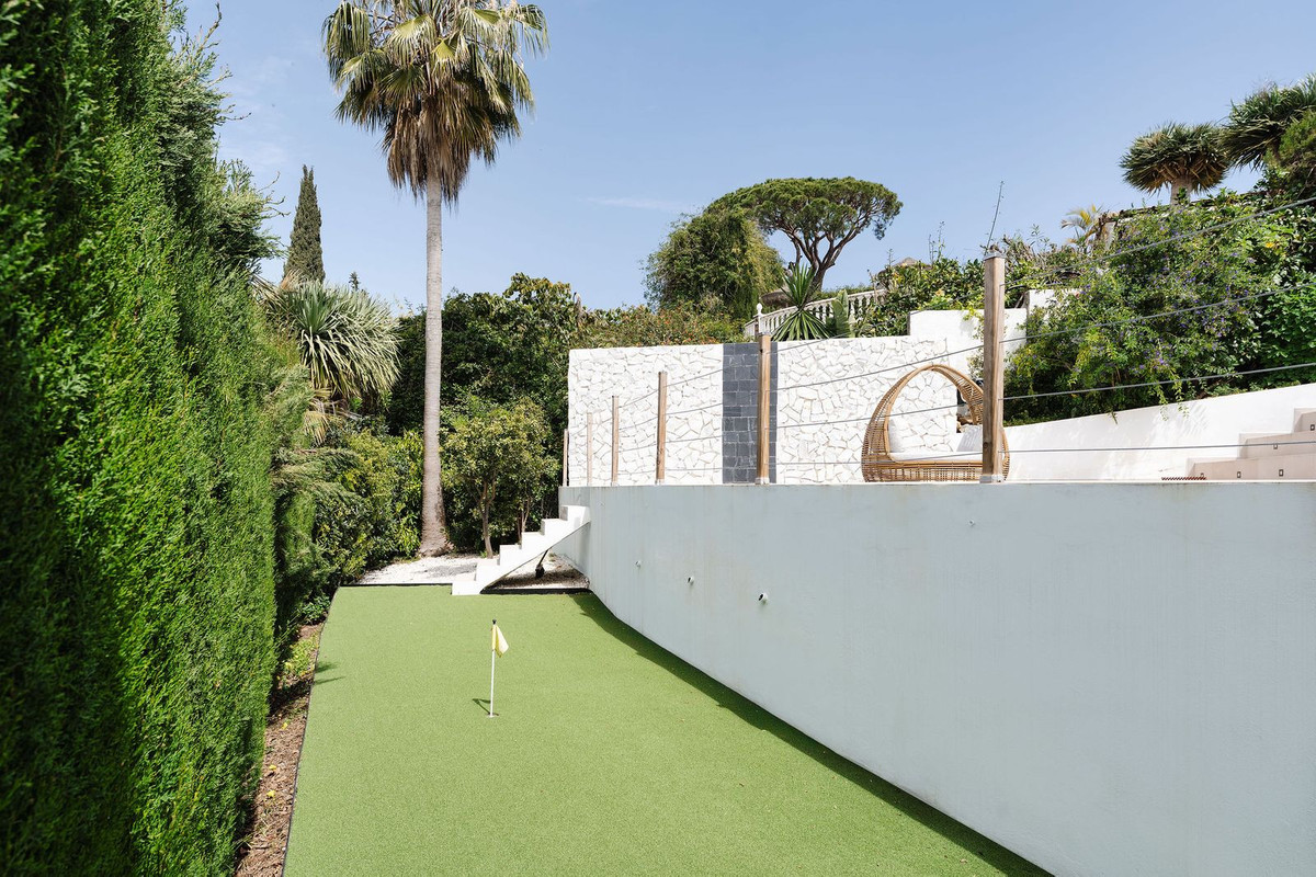 4 Bed, 3 Bath, HouseFor Sale, Elviria, Malaga