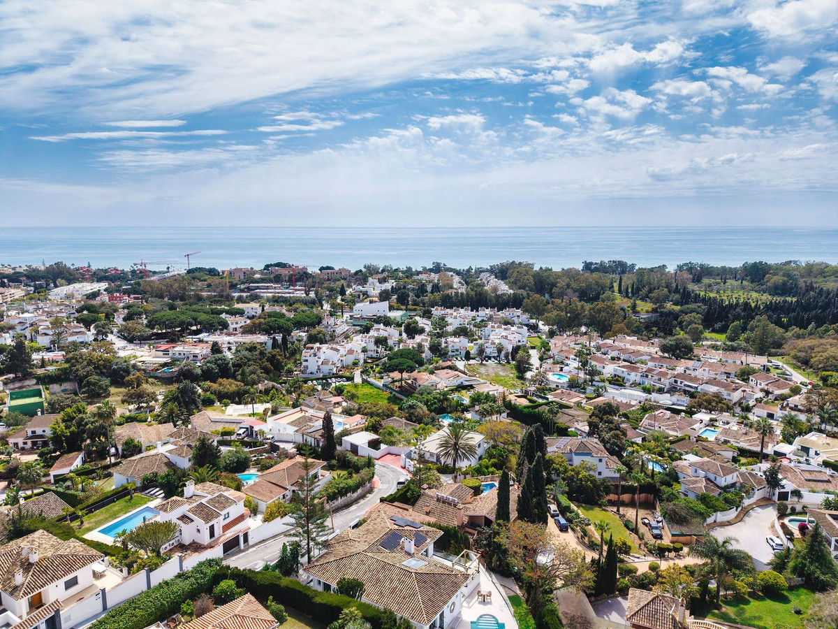 4 Bed, 3 Bath, HouseFor Sale, Elviria, Malaga