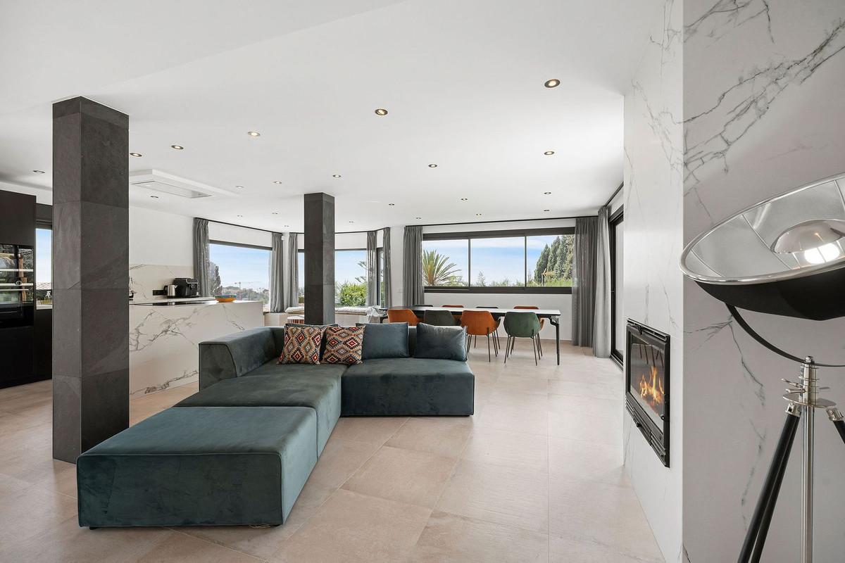 4 Bed, 3 Bath, HouseFor Sale, Elviria, Malaga