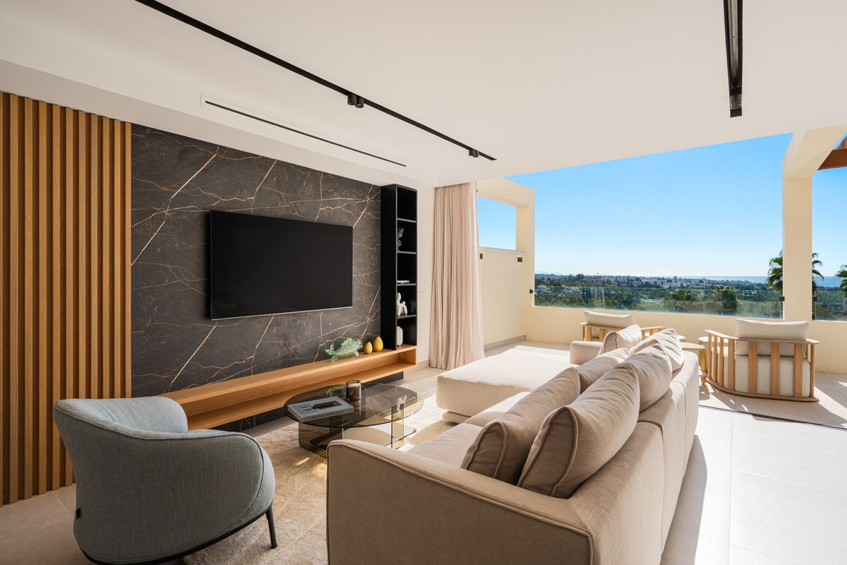 3 Bed, 2 Bath, ApartmentFor Sale, Nueva Andalucia, Malaga