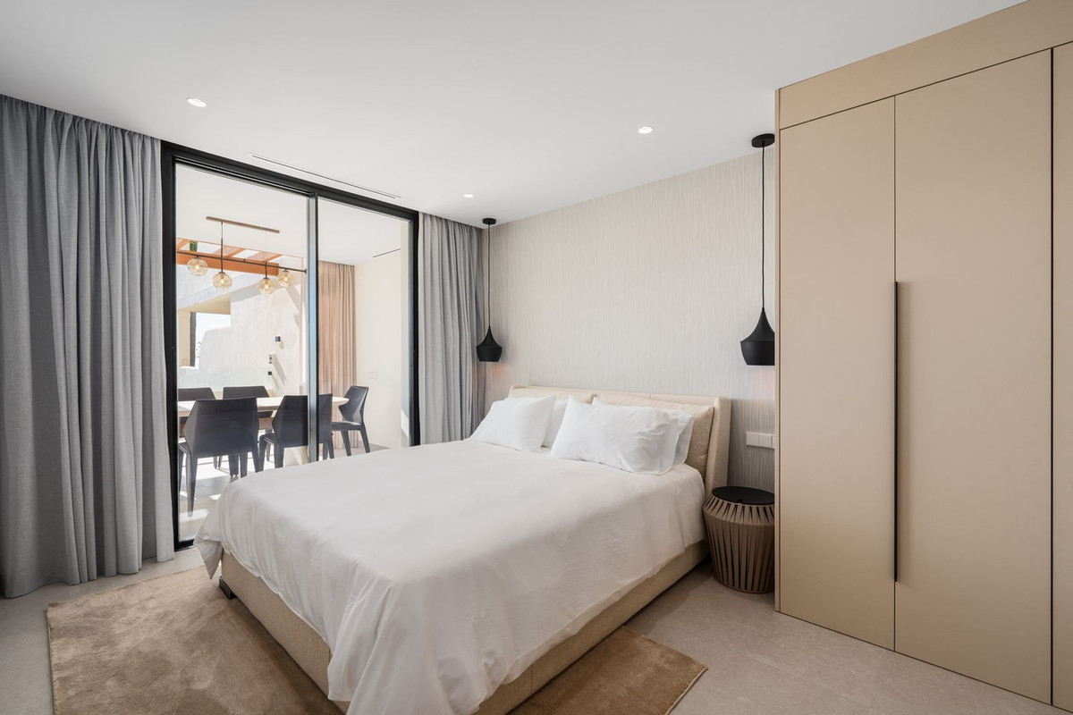 3 Bed, 2 Bath, ApartmentFor Sale, Nueva Andalucia, Malaga