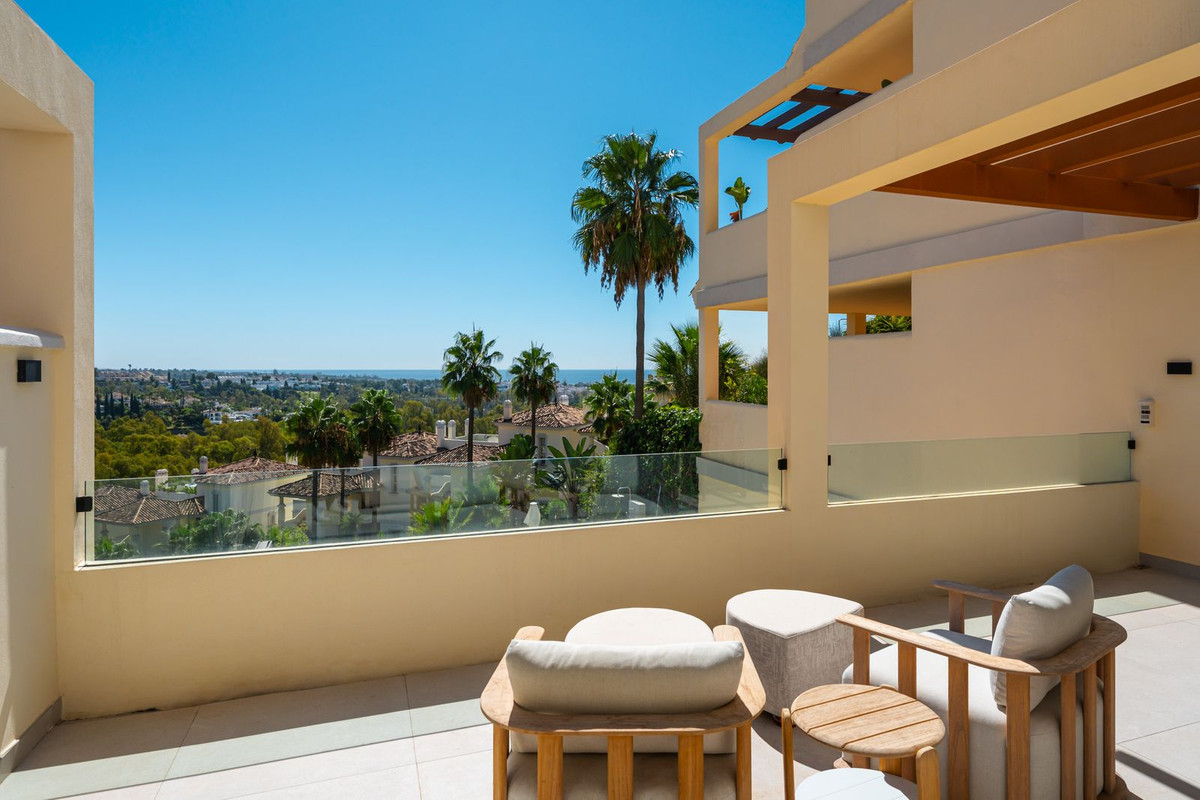 3 Bed, 2 Bath, ApartmentFor Sale, Nueva Andalucia, Malaga