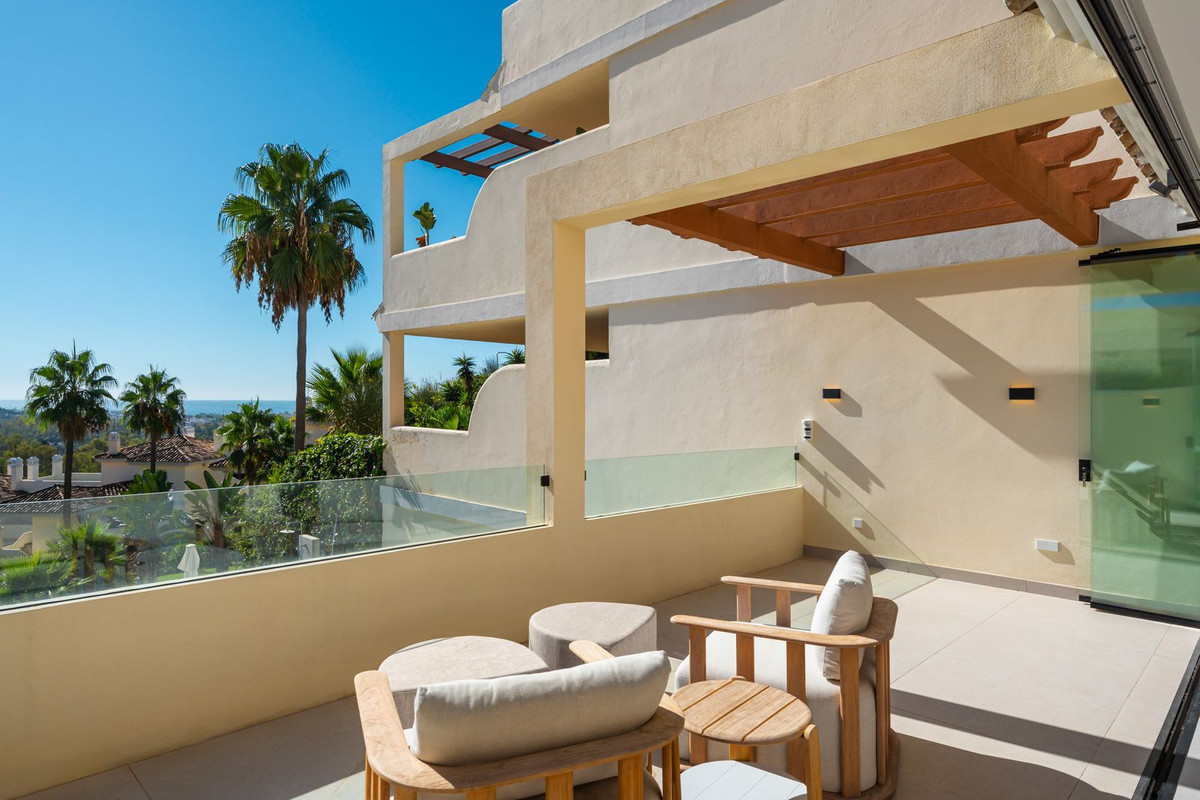 3 Bed, 2 Bath, ApartmentFor Sale, Nueva Andalucia, Malaga