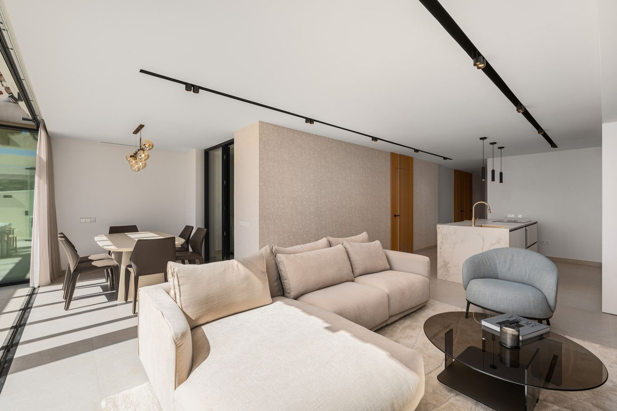 3 Bed, 2 Bath, ApartmentFor Sale, Nueva Andalucia, Malaga