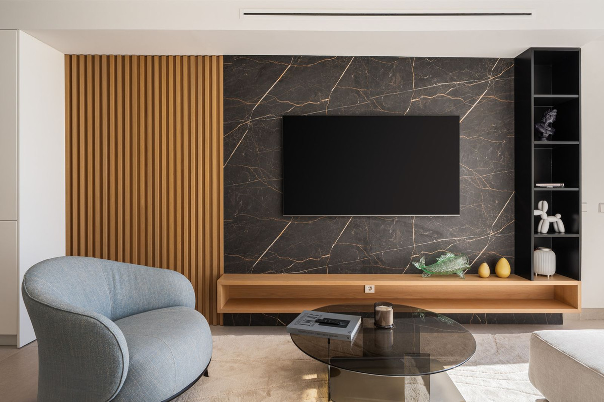 3 Bed, 2 Bath, ApartmentFor Sale, Nueva Andalucia, Malaga