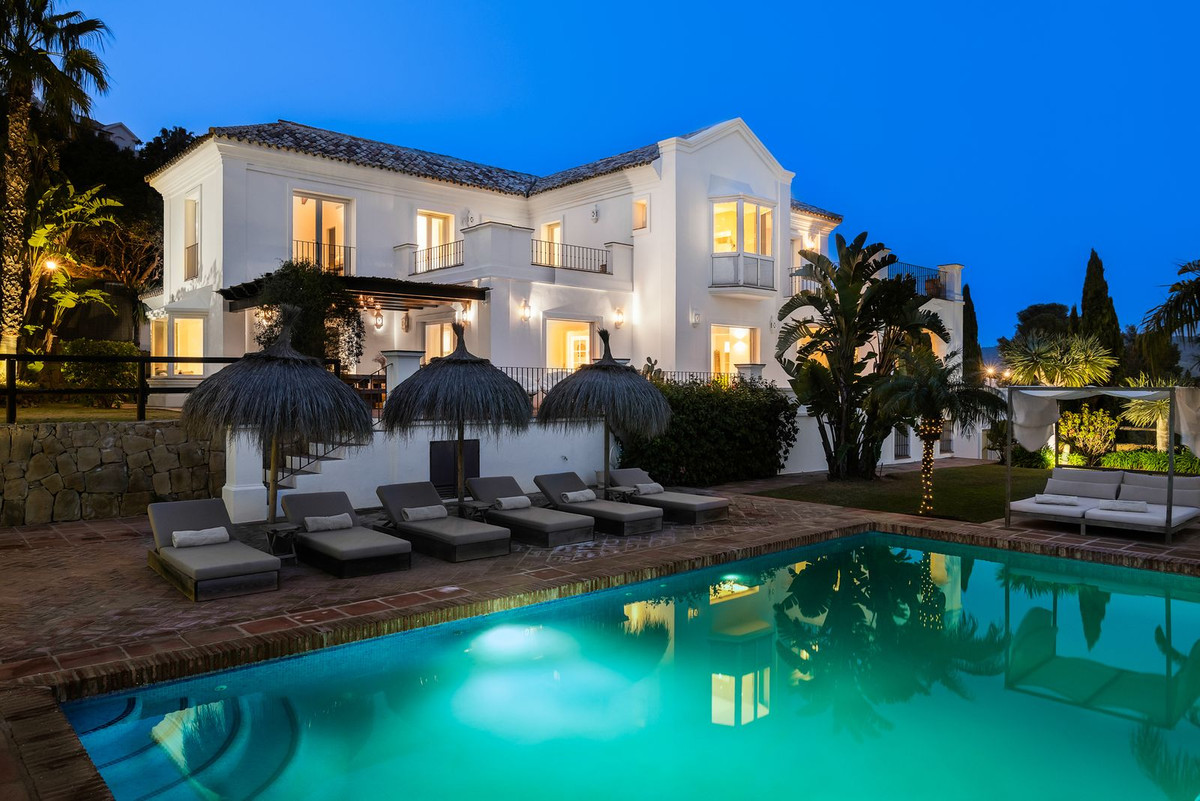 6 Bed, 6 Bath, HouseFor Sale, Los Monteros, Malaga