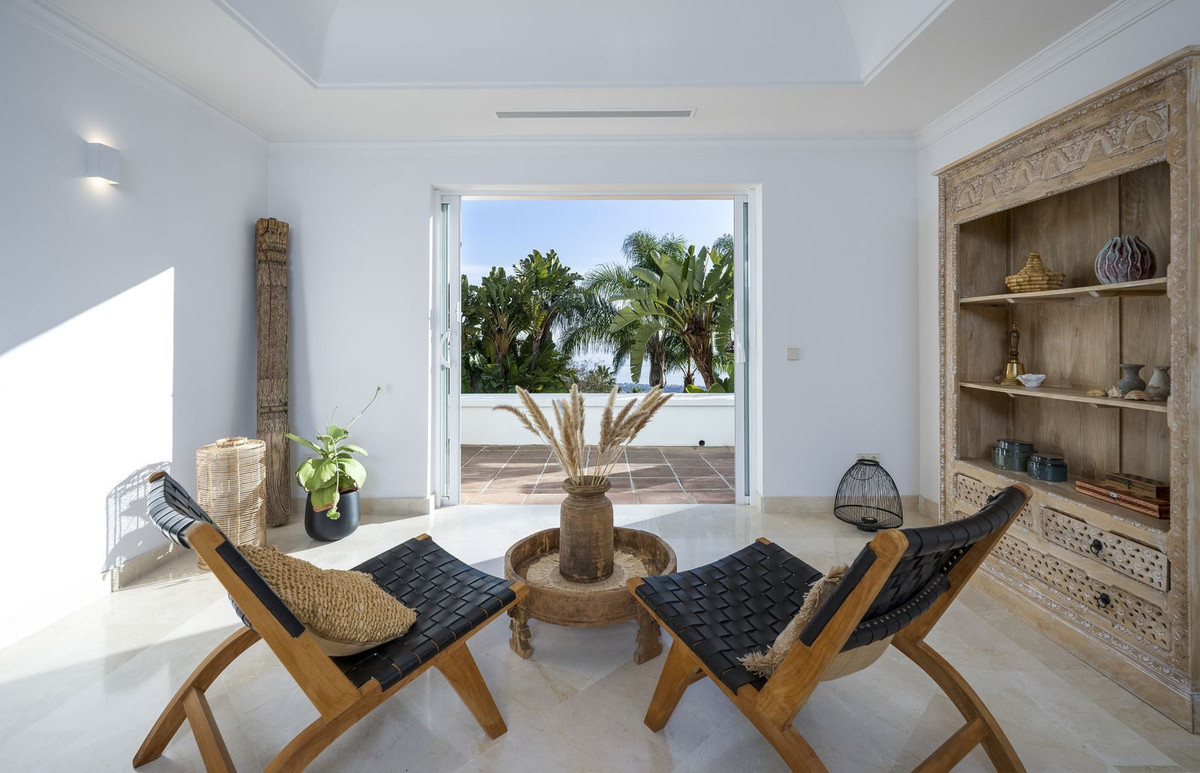 6 Bed, 6 Bath, HouseFor Sale, Los Monteros, Malaga