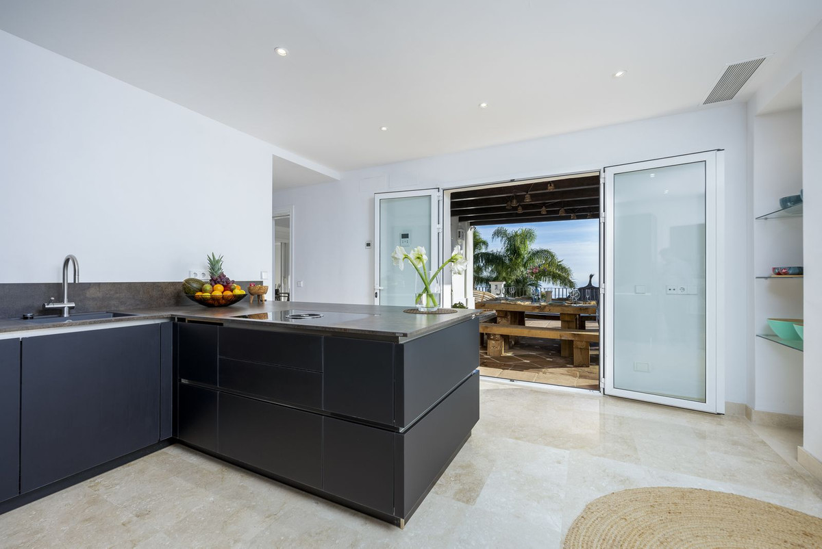 6 Bed, 6 Bath, HouseFor Sale, Los Monteros, Malaga