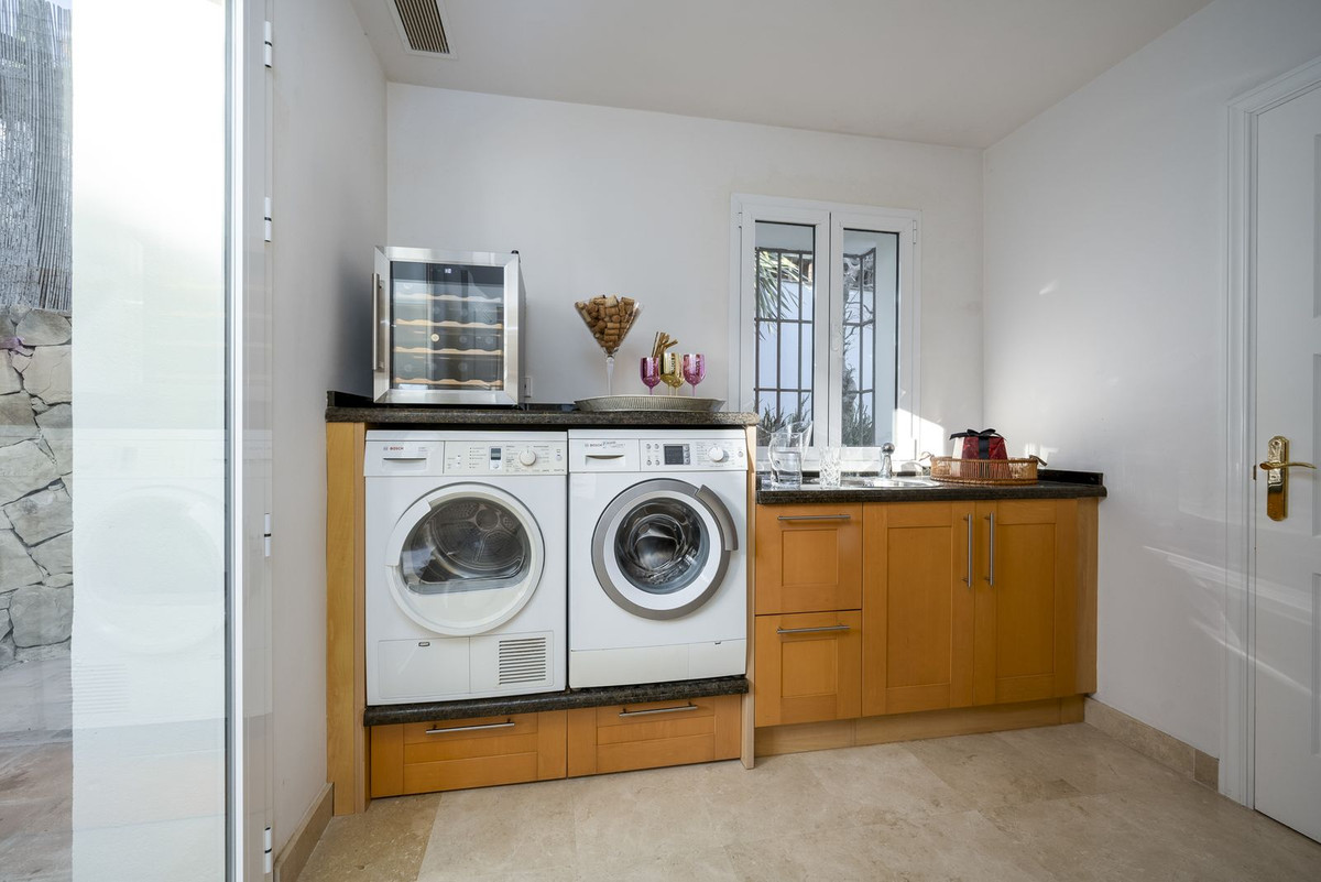 6 Bed, 6 Bath, HouseFor Sale, Los Monteros, Malaga