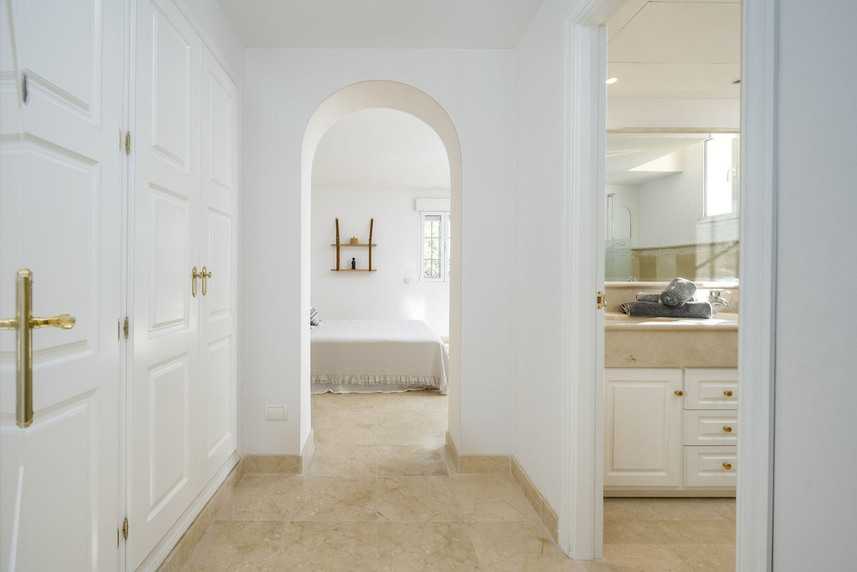 6 Bed, 6 Bath, HouseFor Sale, Los Monteros, Malaga