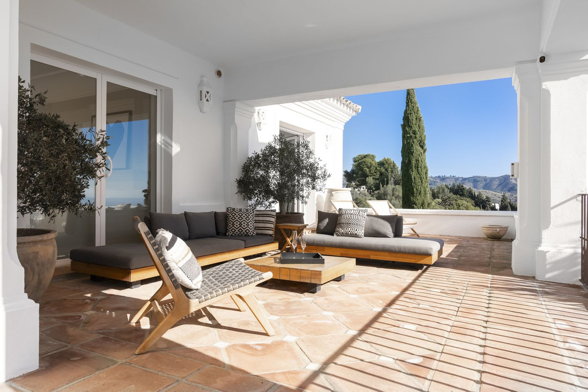 6 Bed, 6 Bath, HouseFor Sale, Los Monteros, Malaga
