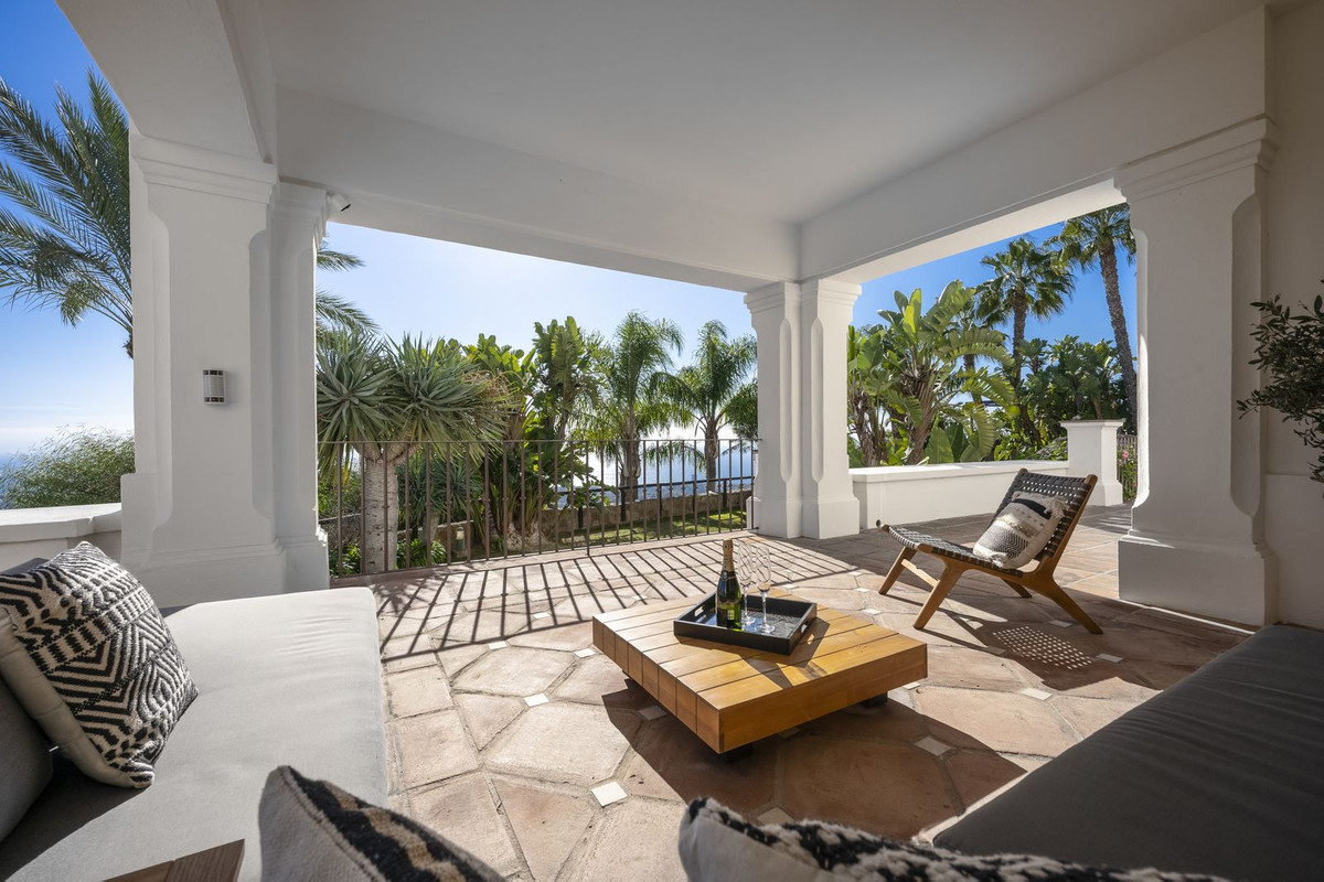 6 Bed, 6 Bath, HouseFor Sale, Los Monteros, Malaga