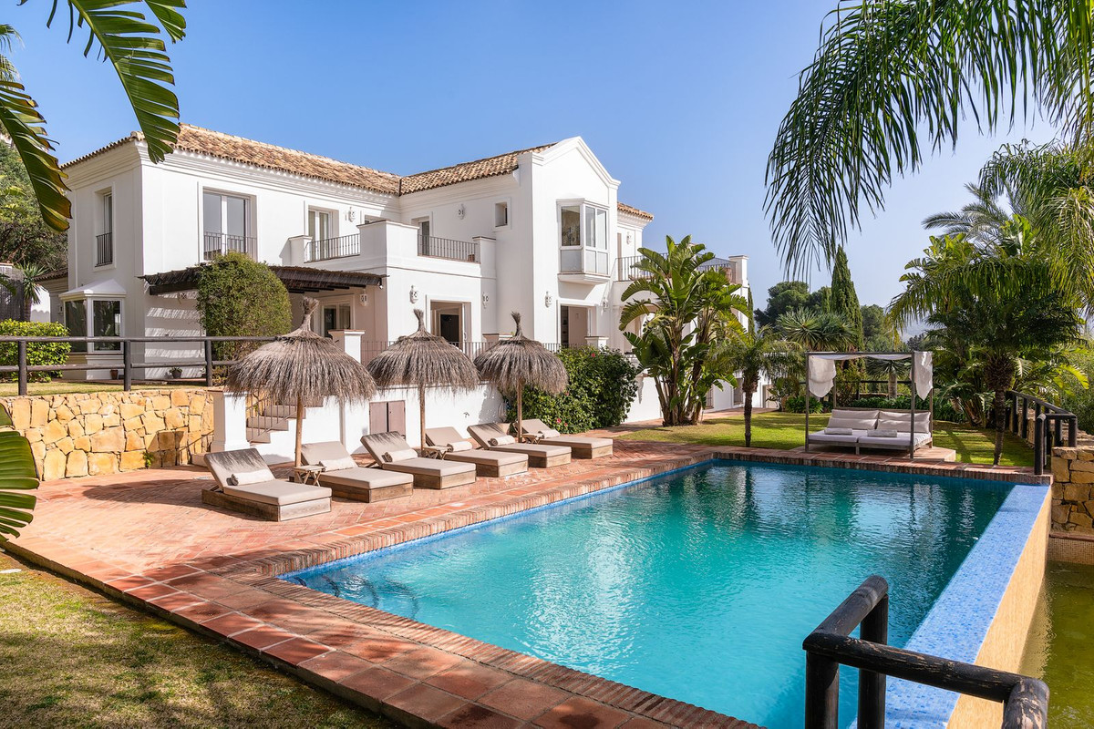 6 Bed, 6 Bath, HouseFor Sale, Los Monteros, Malaga