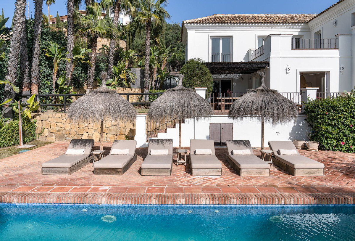 6 Bed, 6 Bath, HouseFor Sale, Los Monteros, Malaga
