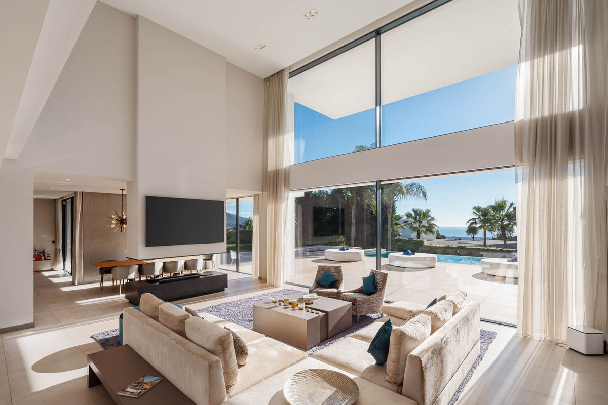 5 Bed, 5 Bath, HouseFor Sale, El Madroñal, Malaga