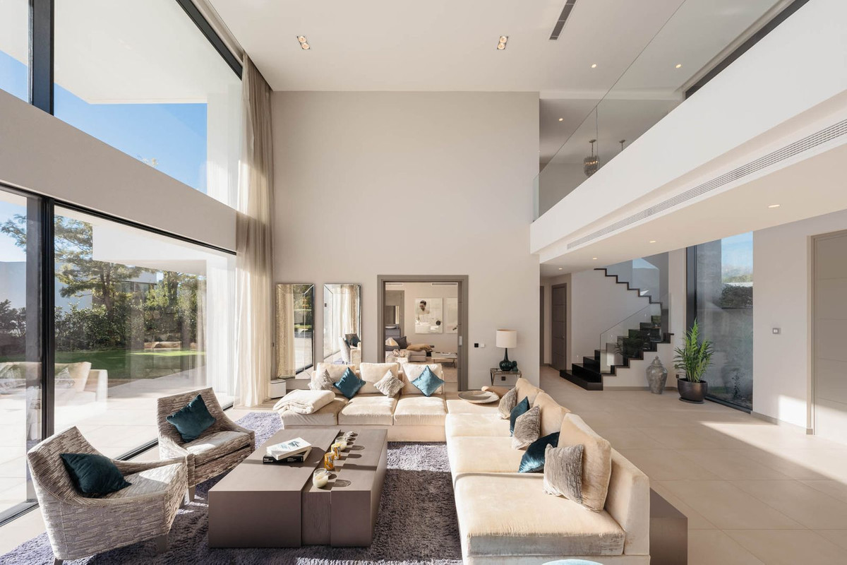 5 Bed, 5 Bath, HouseFor Sale, El Madroñal, Malaga