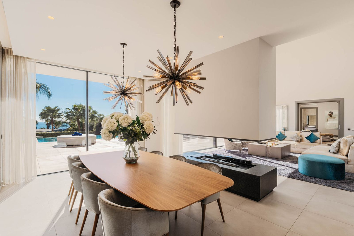 5 Bed, 5 Bath, HouseFor Sale, El Madroñal, Malaga