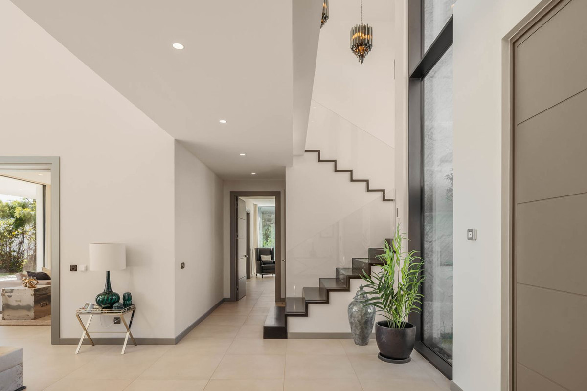 5 Bed, 5 Bath, HouseFor Sale, El Madroñal, Malaga