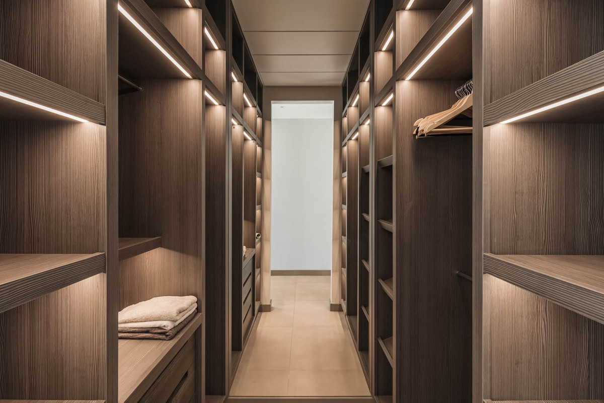 5 Bed, 5 Bath, HouseFor Sale, El Madroñal, Malaga