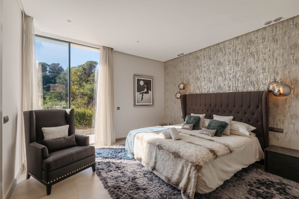 5 Bed, 5 Bath, HouseFor Sale, El Madroñal, Malaga