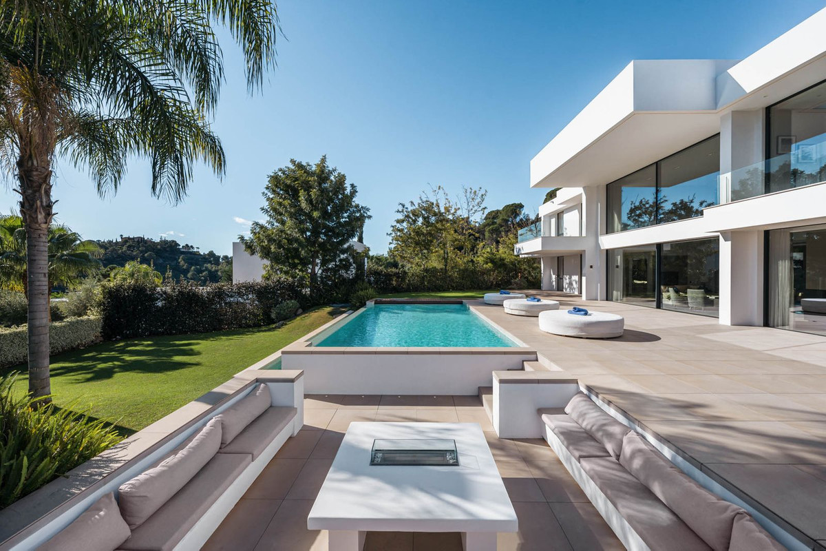 5 Bed, 5 Bath, HouseFor Sale, El Madroñal, Malaga