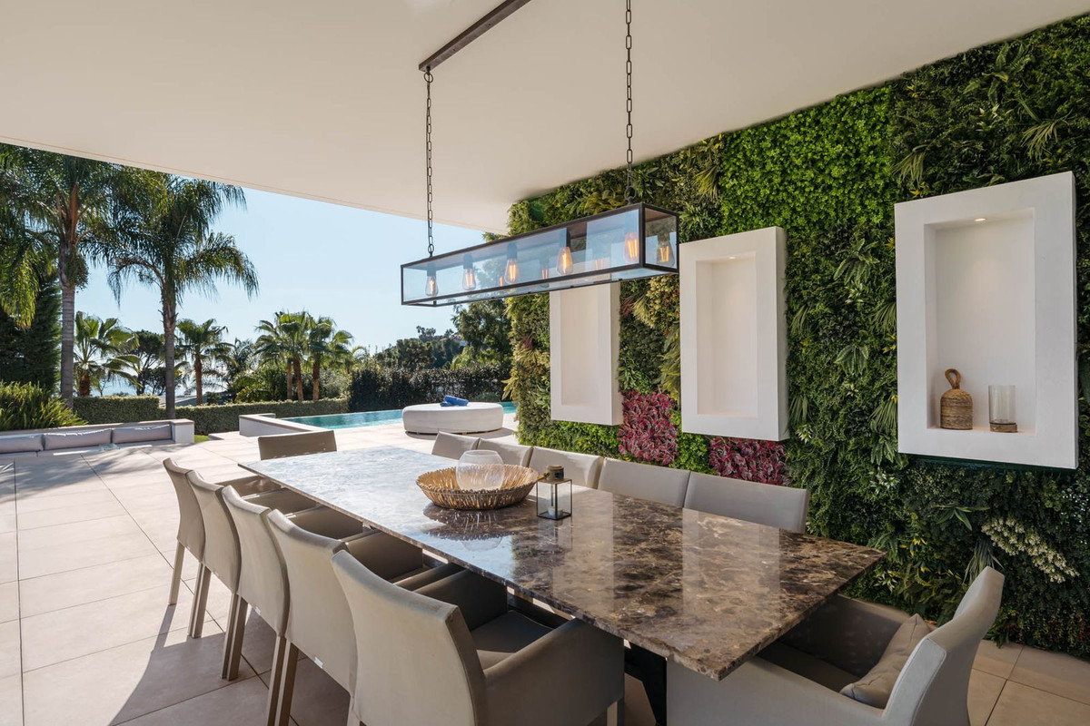 5 Bed, 5 Bath, HouseFor Sale, El Madroñal, Malaga