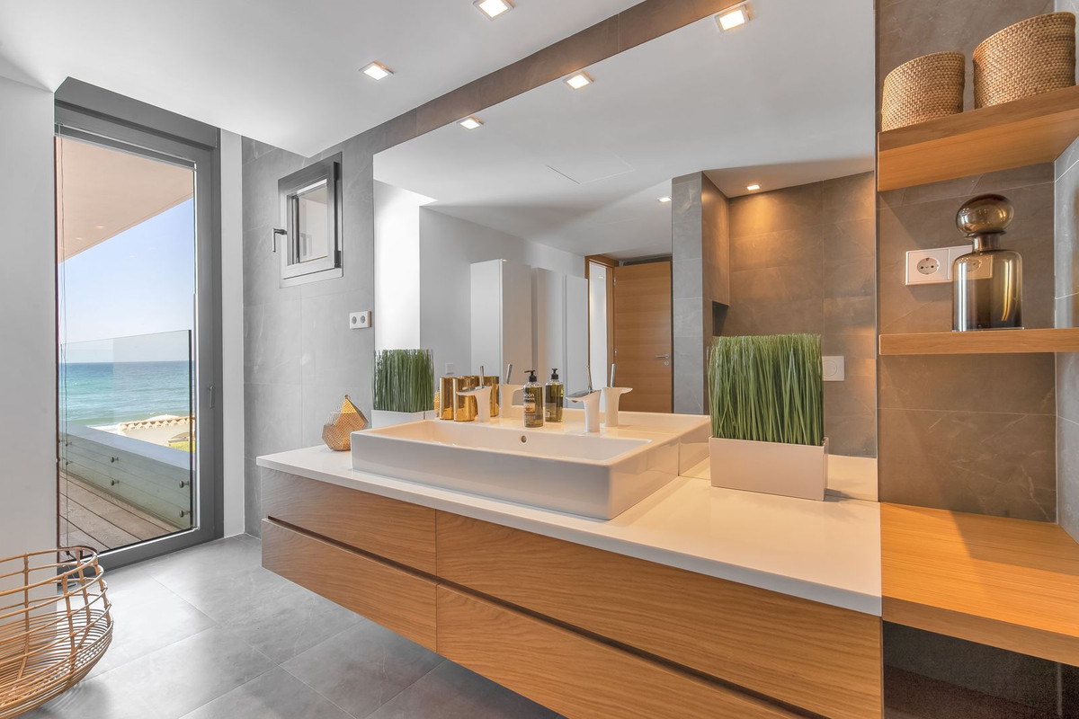 6 Bed, 4 Bath, HouseFor Sale, Costabella, Malaga