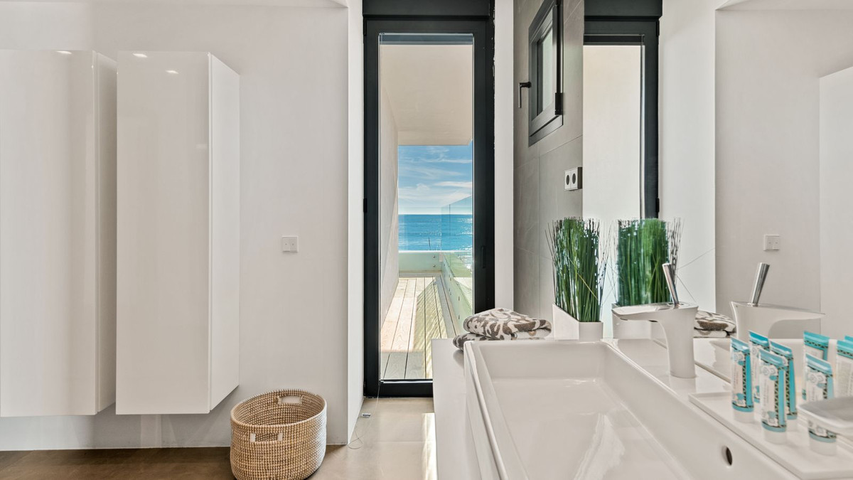 6 Bed, 4 Bath, HouseFor Sale, Costabella, Malaga