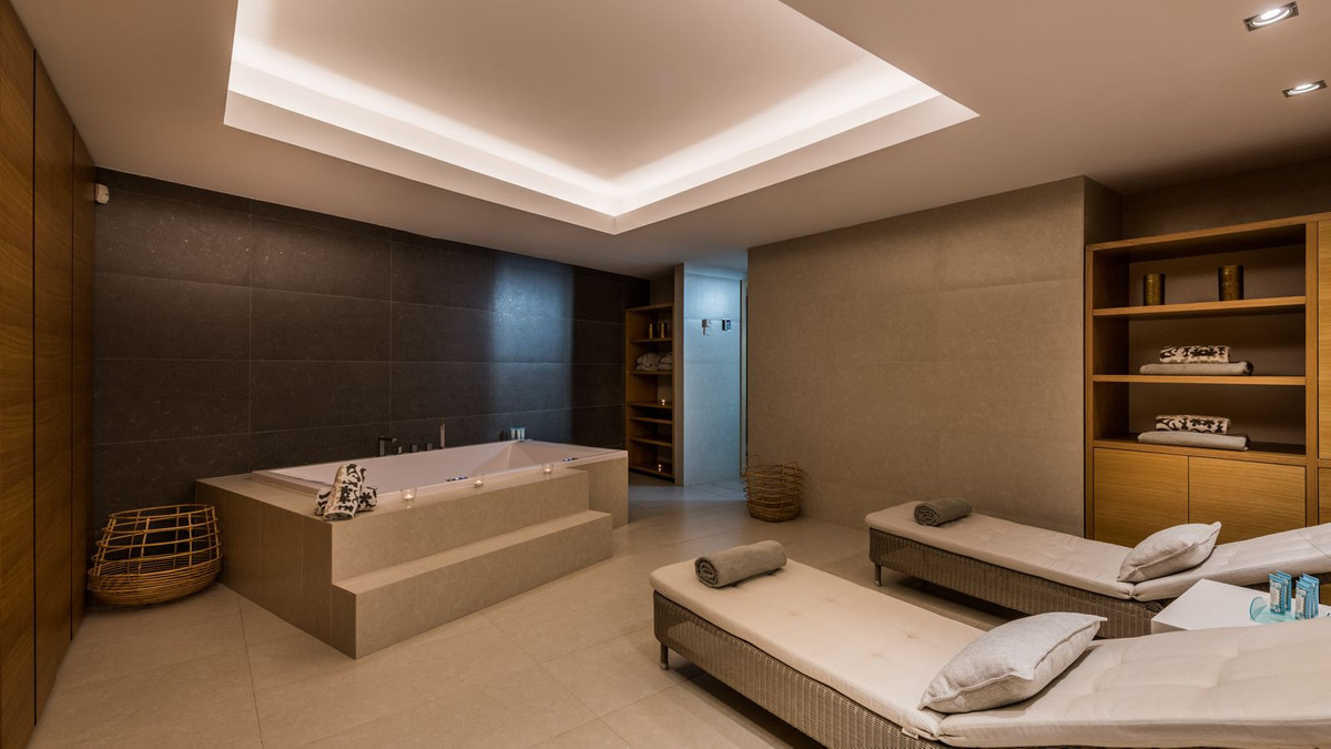 6 Bed, 4 Bath, HouseFor Sale, Costabella, Malaga