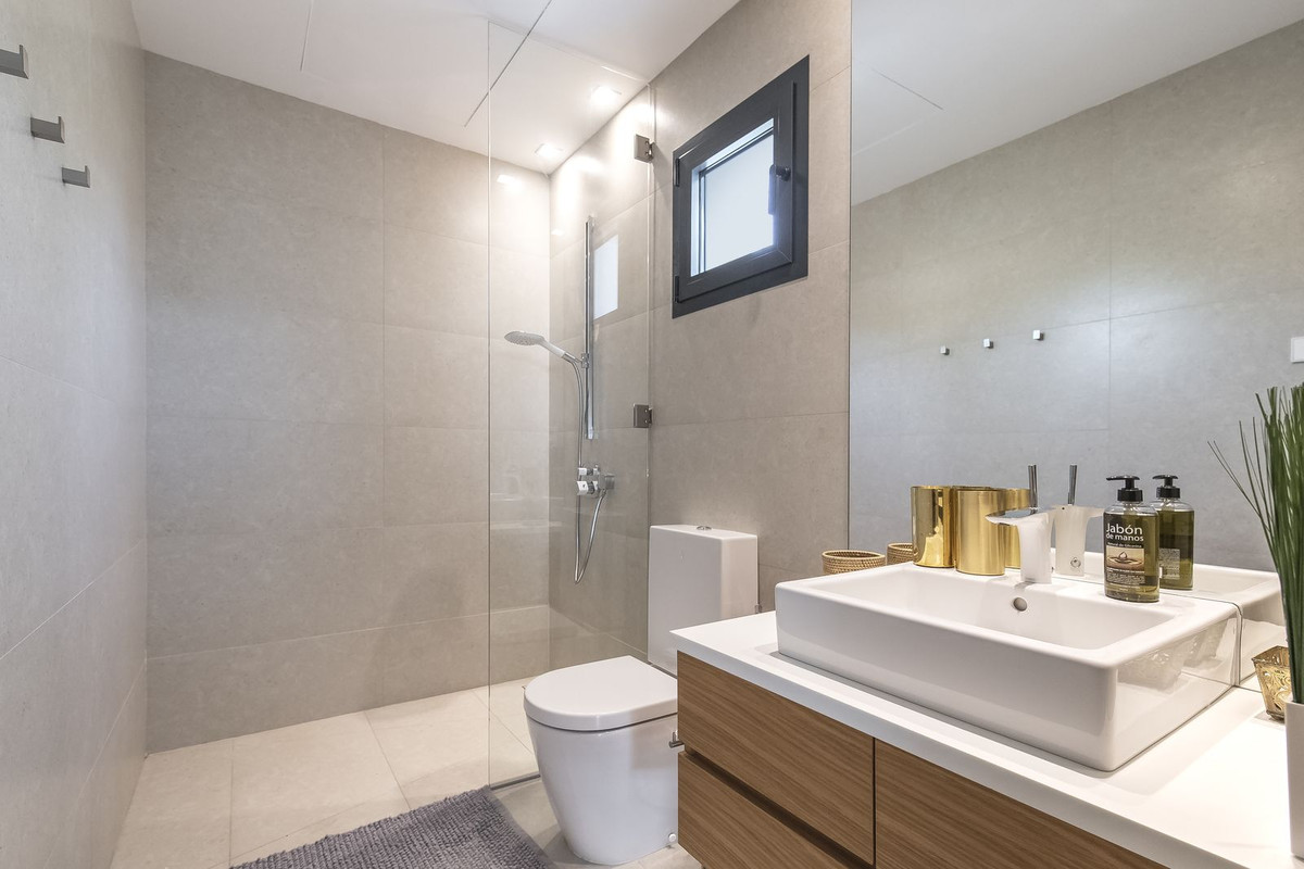 6 Bed, 4 Bath, HouseFor Sale, Costabella, Malaga