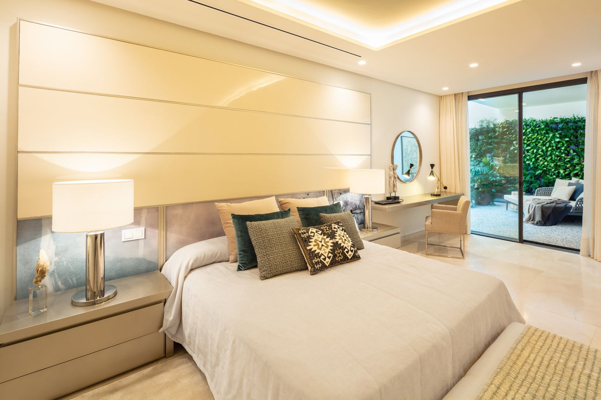 6 Bed, 6 Bath, HouseFor Sale, Nueva Andalucia, Malaga