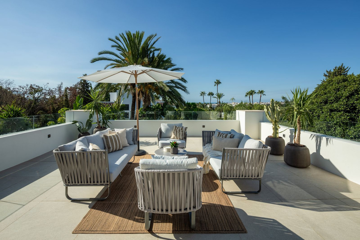 6 Bed, 5 Bath, HouseFor Sale, Nueva Andalucia, Malaga