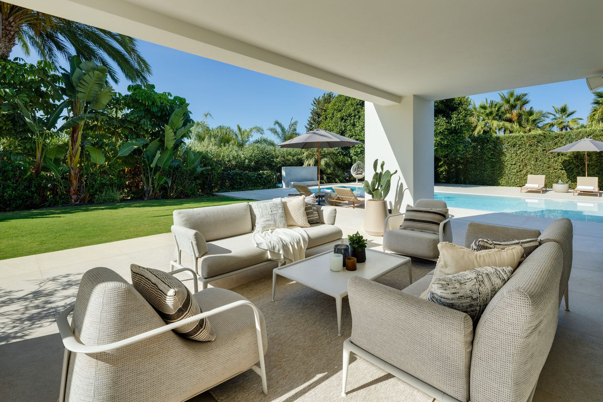 6 Bed, 5 Bath, HouseFor Sale, Nueva Andalucia, Malaga