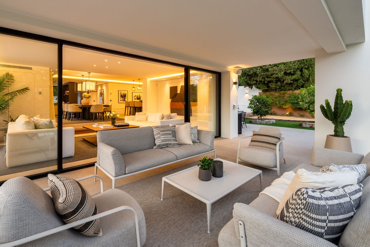 6 Bed, 5 Bath, HouseFor Sale, Nueva Andalucia, Malaga