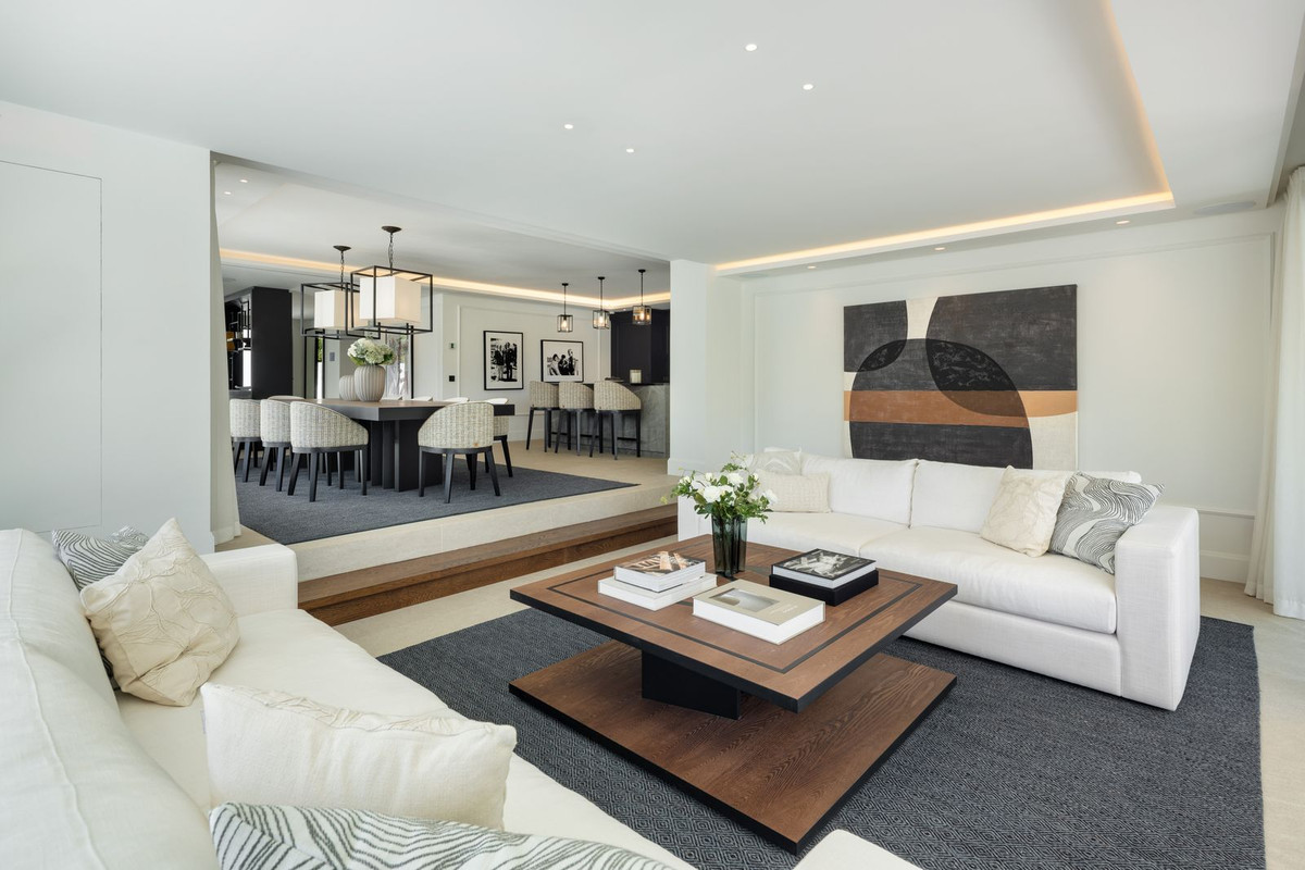 6 Bed, 5 Bath, HouseFor Sale, Nueva Andalucia, Malaga