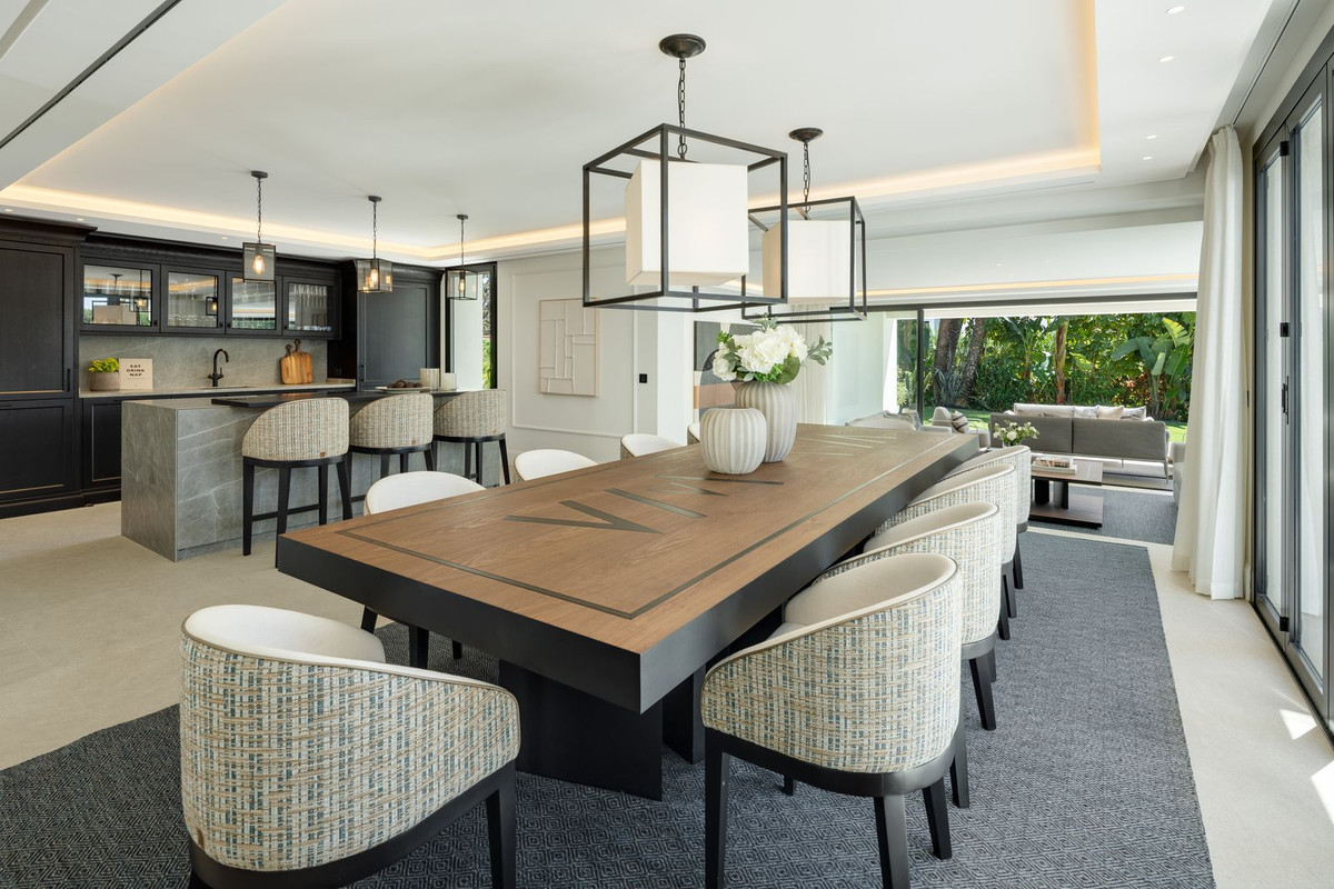 6 Bed, 5 Bath, HouseFor Sale, Nueva Andalucia, Malaga