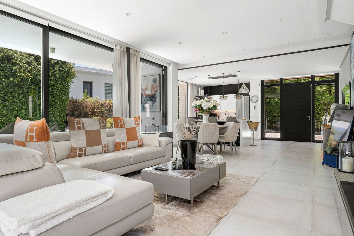 4 Bed, 5 Bath, HouseFor Sale, Estepona, Malaga