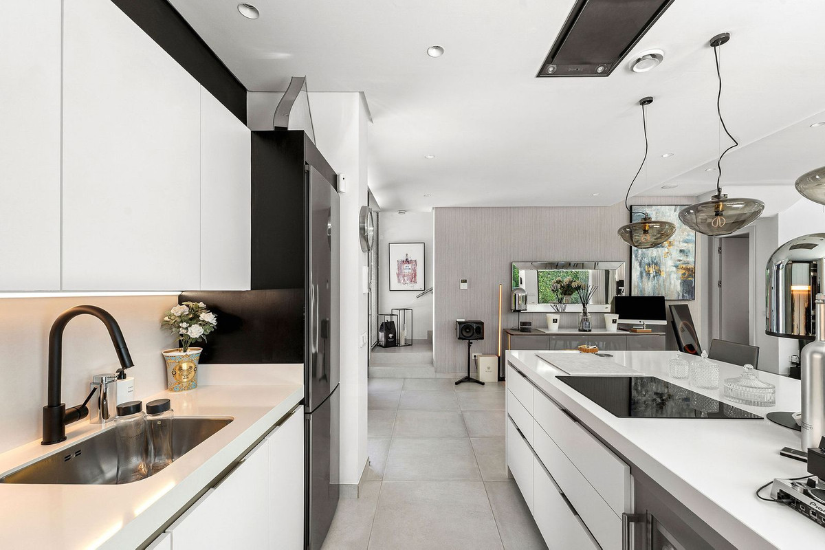 4 Bed, 5 Bath, HouseFor Sale, Estepona, Malaga