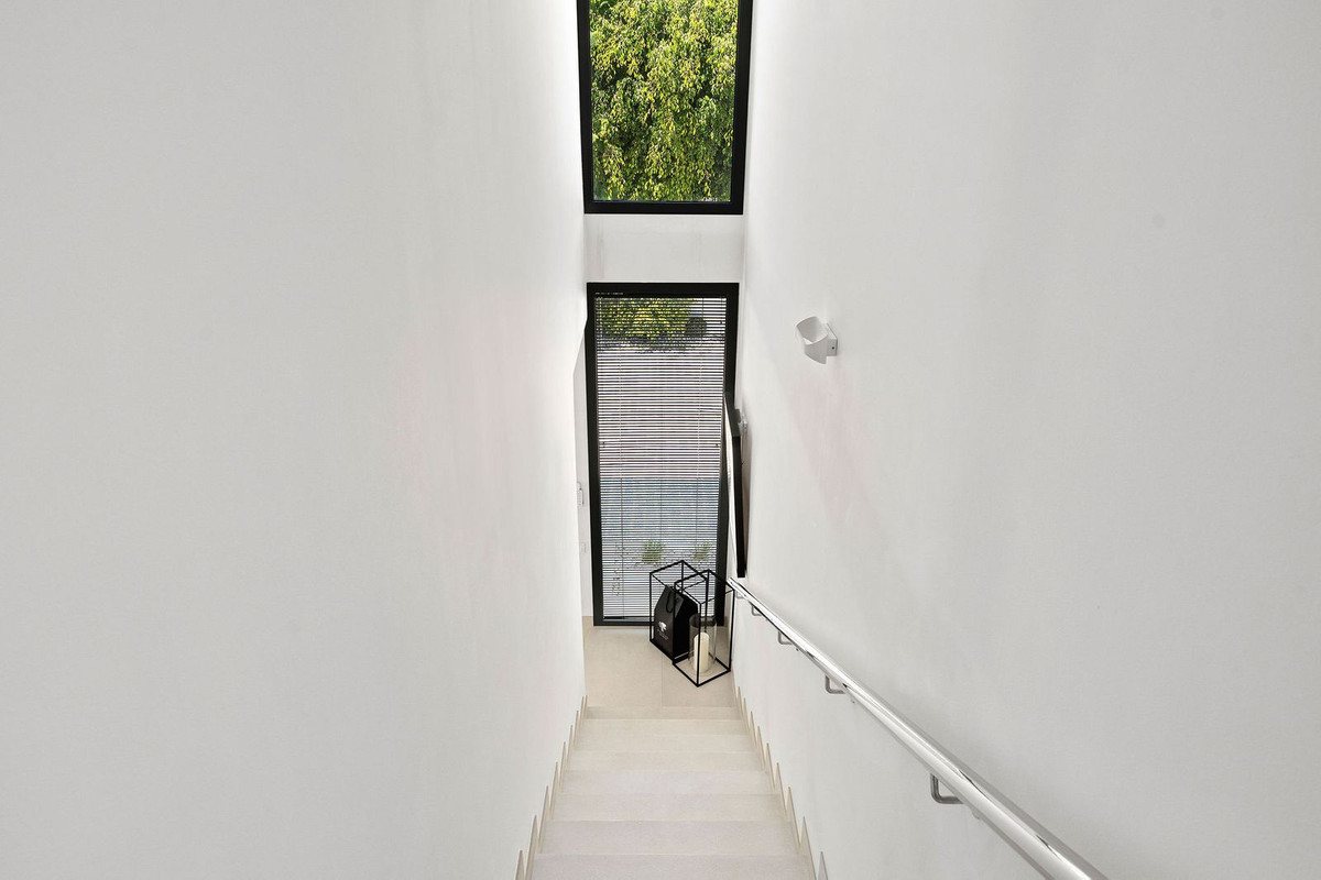 4 Bed, 5 Bath, HouseFor Sale, Estepona, Malaga