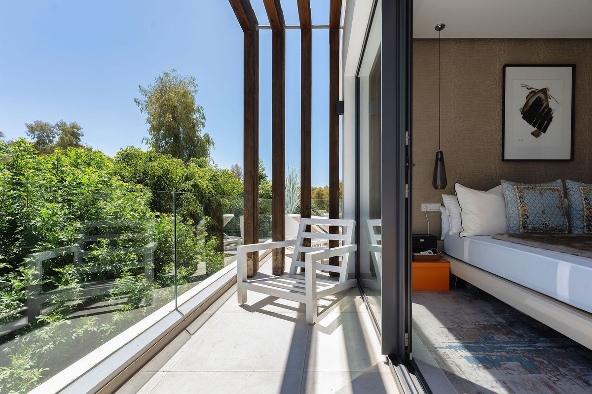 4 Bed, 5 Bath, HouseFor Sale, Estepona, Malaga