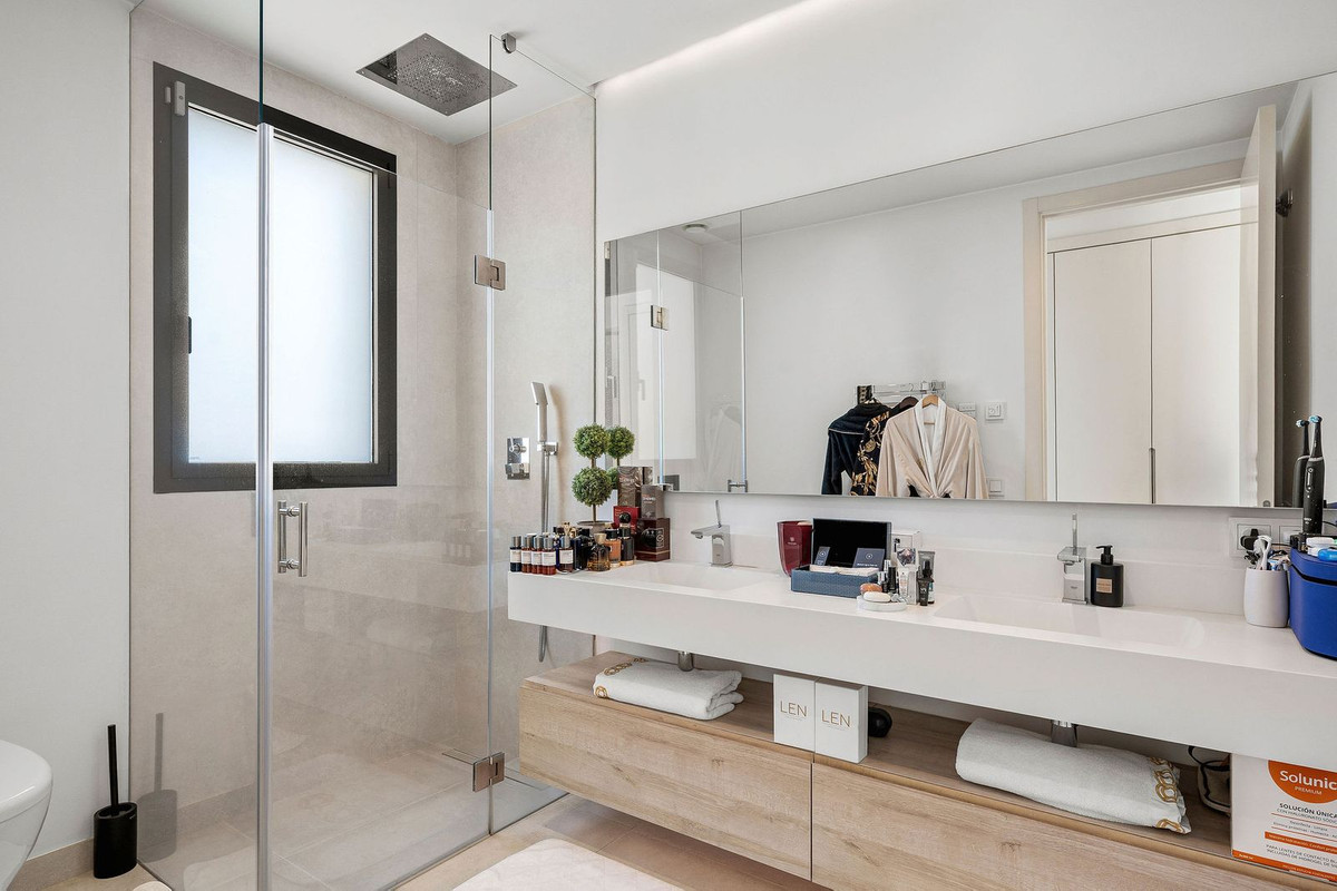 4 Bed, 5 Bath, HouseFor Sale, Estepona, Malaga